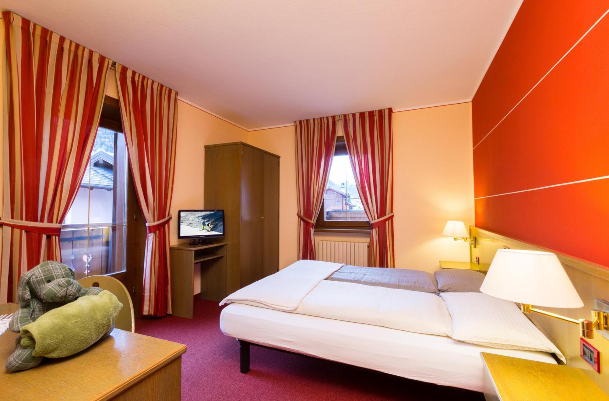 Hotel Krone Livigno Bagian luar foto