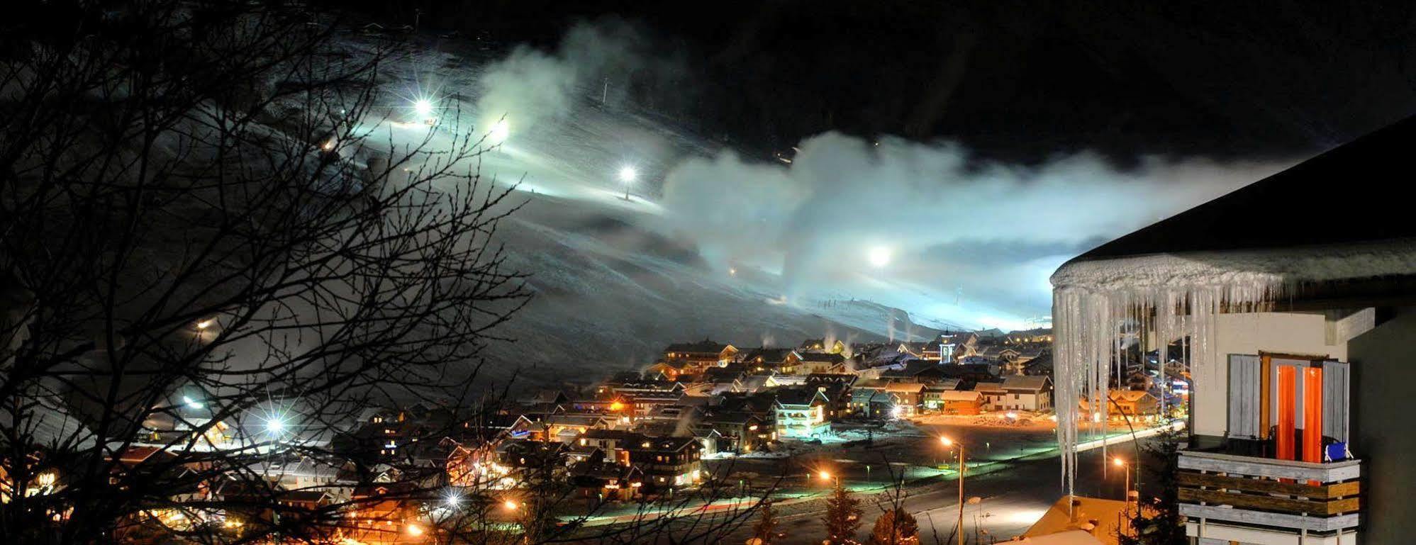 Hotel Krone Livigno Bagian luar foto